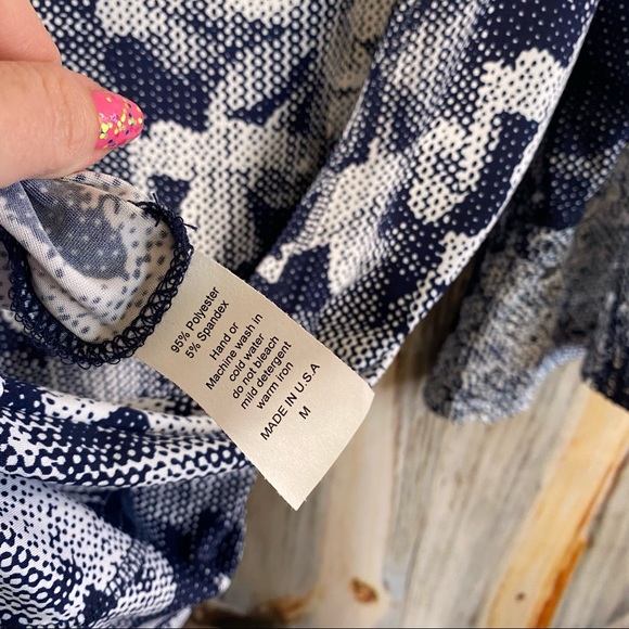 NWOT Fashion Studio Dress Bell 3/4 Sleeve Floral Stretchy Wrinkle Resistant M - Picture 2 of 3